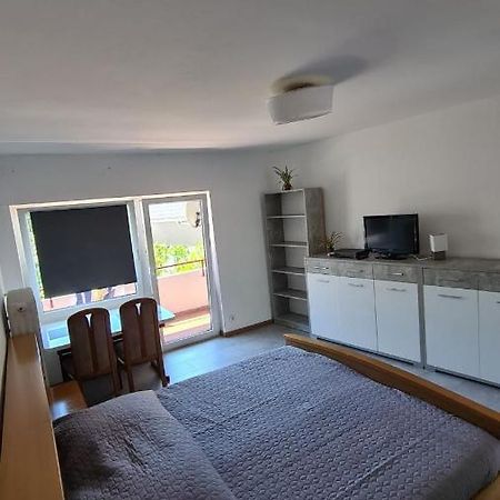 Ferienwohnung Mit Balkon In Krumpendorf Екстер'єр фото